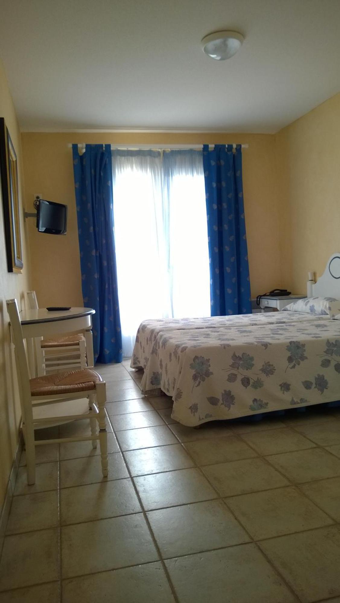 Hotel Les Cavalets Bauduen Room photo
