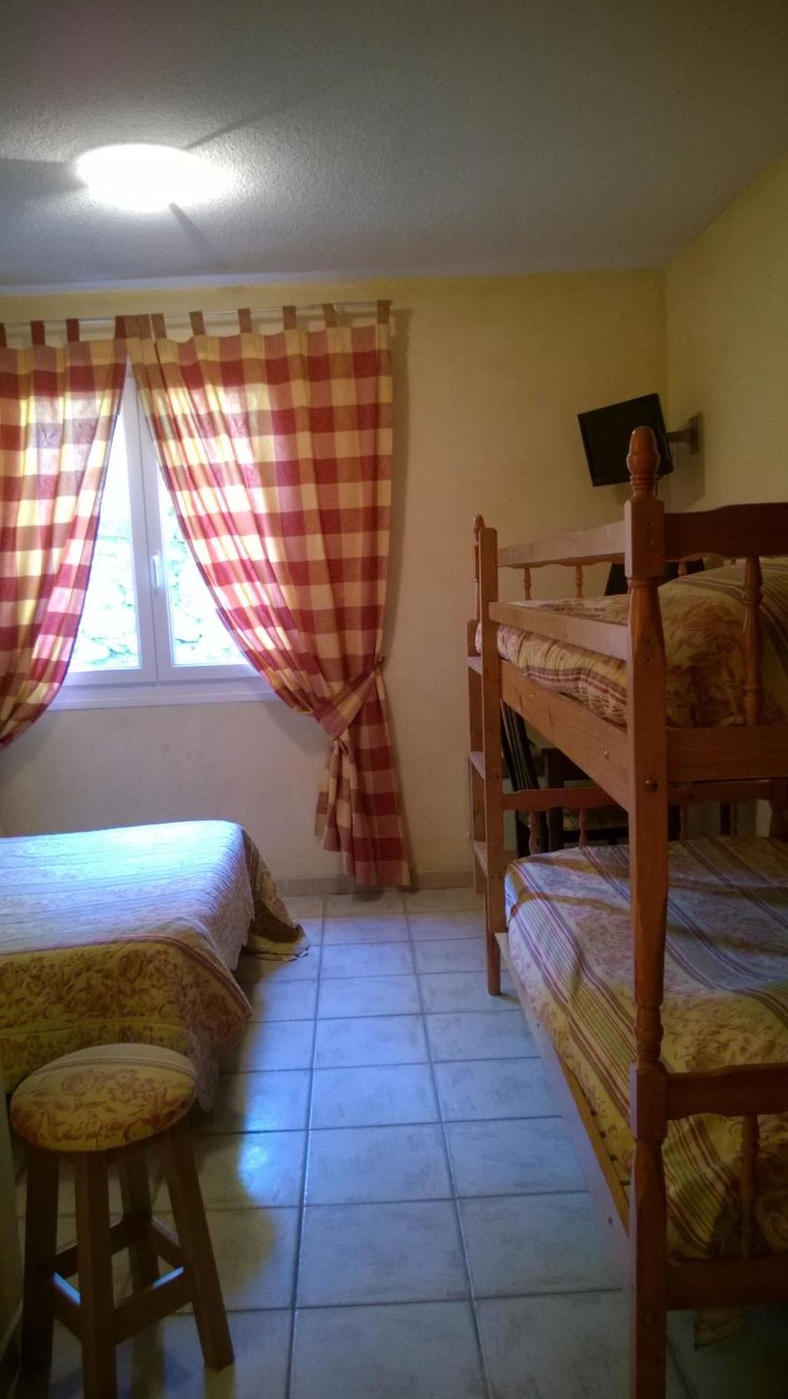 Hotel Les Cavalets Bauduen Room photo