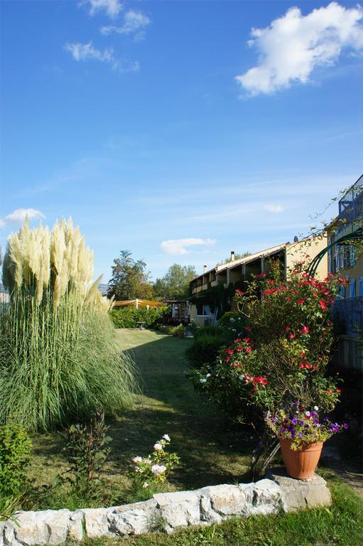 Hotel Les Cavalets Bauduen Exterior photo