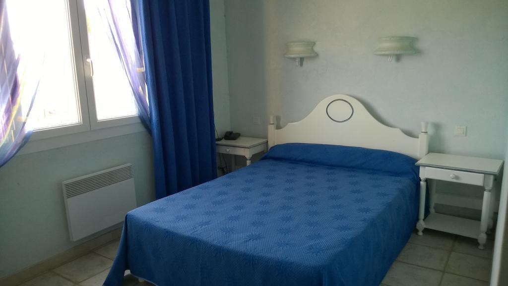 Hotel Les Cavalets Bauduen Room photo