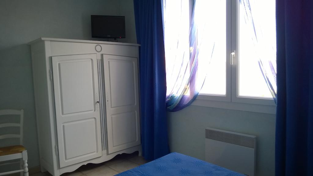 Hotel Les Cavalets Bauduen Room photo